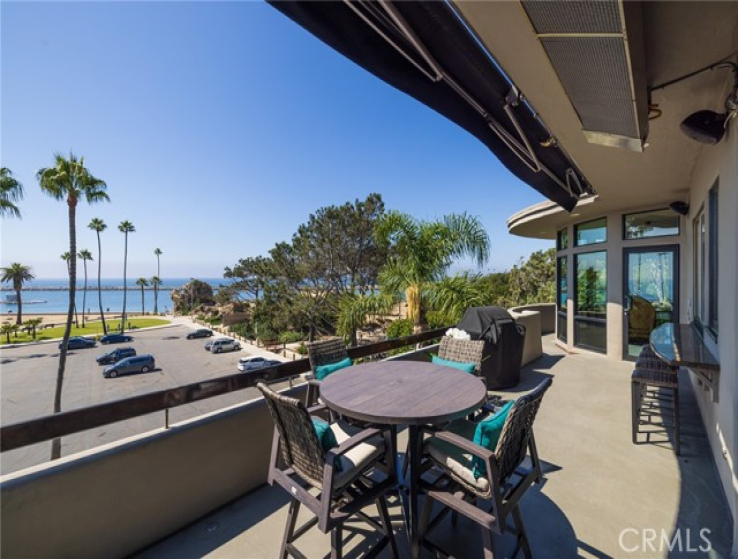 4 Bed Home to Rent in Corona del Mar, California