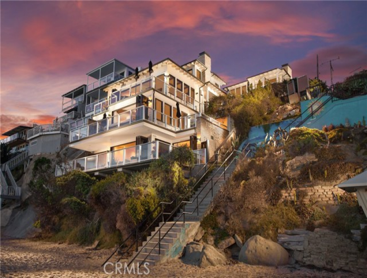 2 Bed Home to Rent in Laguna Beach, California