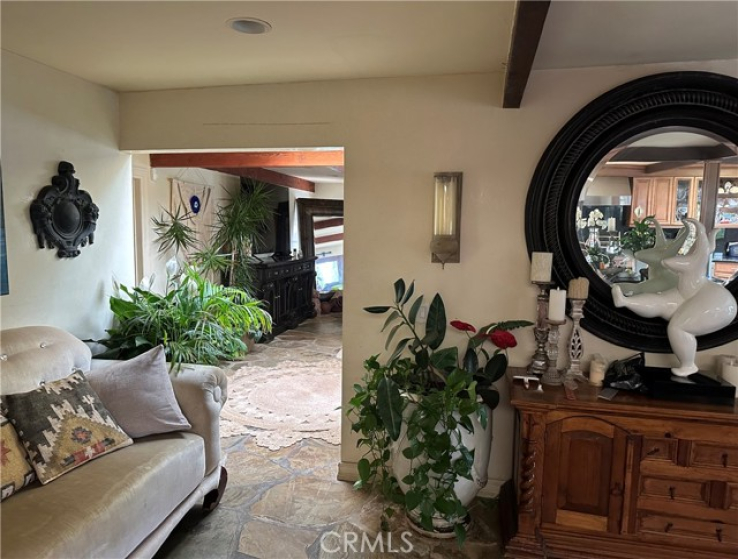 4 Bed Home to Rent in Corona del Mar, California