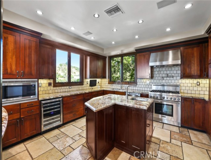 3 Bed Home for Sale in Beverly Hills, California