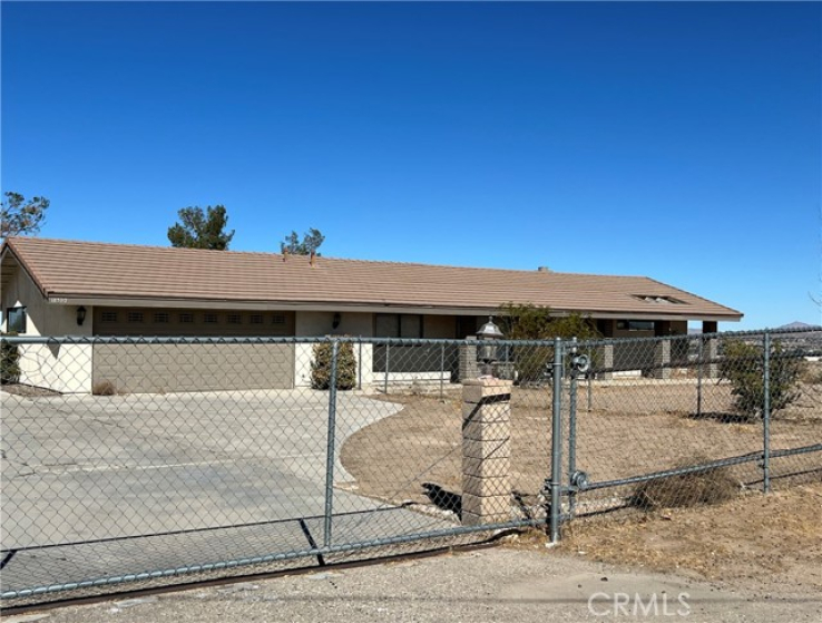 3 Bed Home to Rent in Hesperia, California