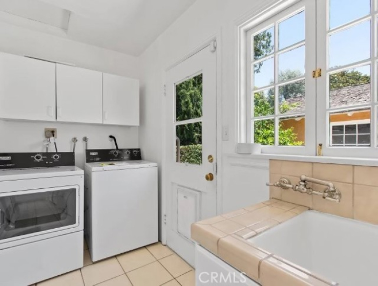 3 Bed Home to Rent in Studio City, California