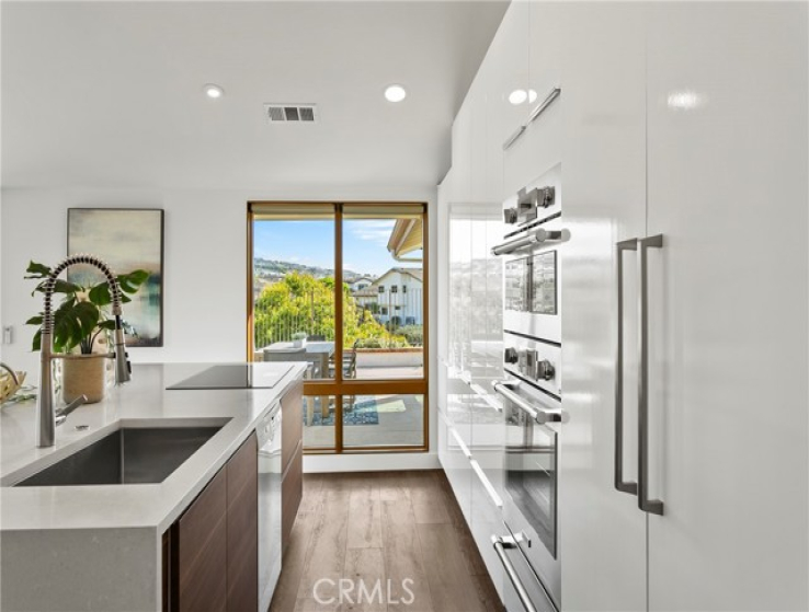 2 Bed Home for Sale in Corona del Mar, California