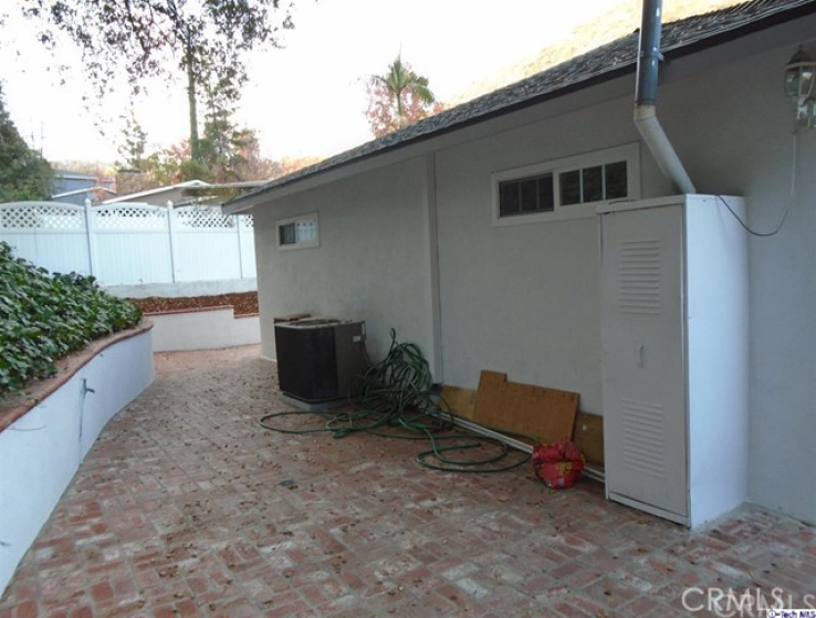 3 Bed Home to Rent in Glendale, California