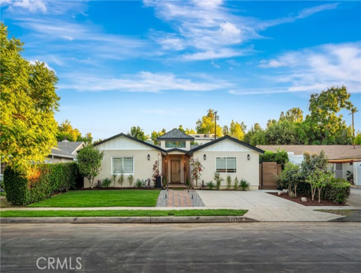 4 Bed Home for Sale in Woodland Hills, California