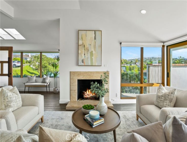 2 Bed Home for Sale in Corona del Mar, California