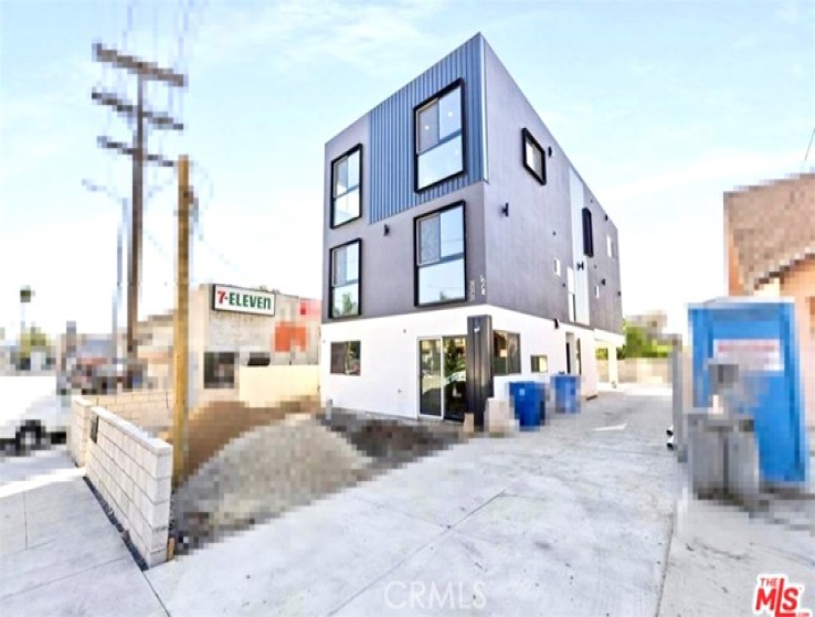  Commercial for Sale in Los Angeles, California