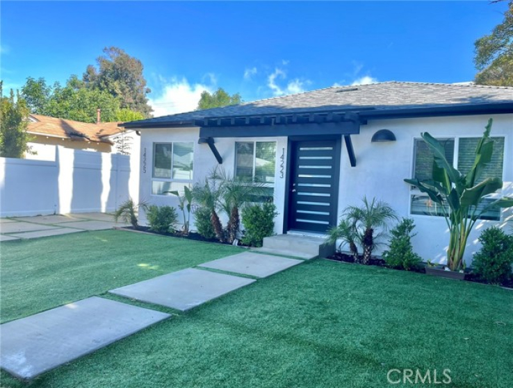 3 Bed Home to Rent in Sherman Oaks, California