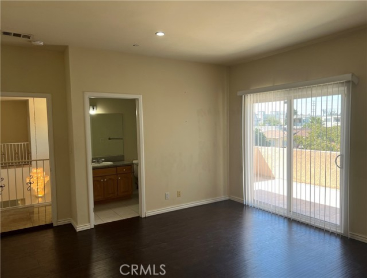 5 Bed Home to Rent in North Hollywood, California