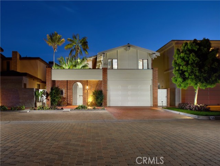 4 Bed Home to Rent in Newport Beach, California