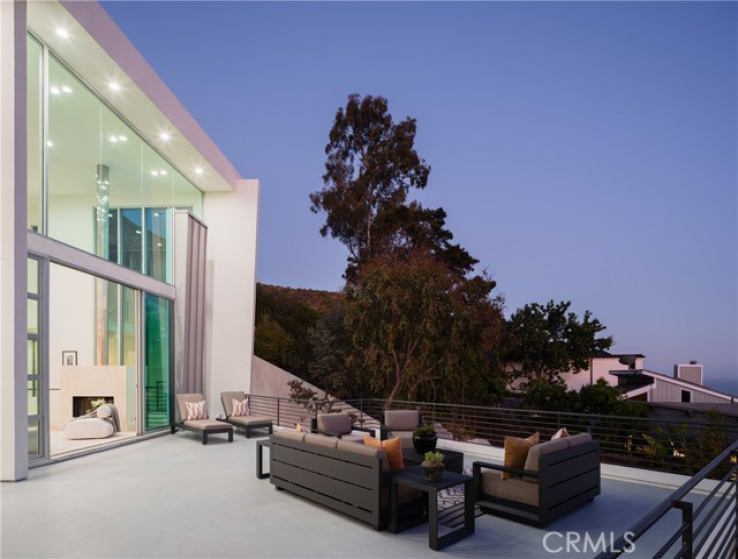 4 Bed Home for Sale in Laguna Beach, California