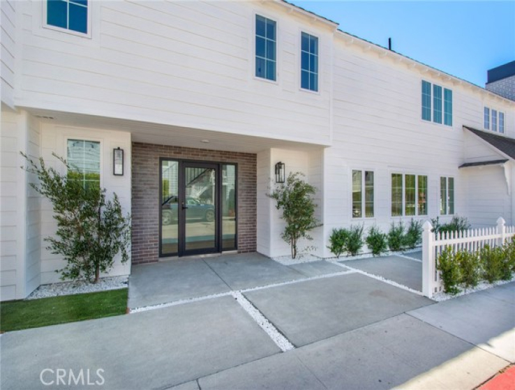 4 Bed Home for Sale in Newport Beach, California