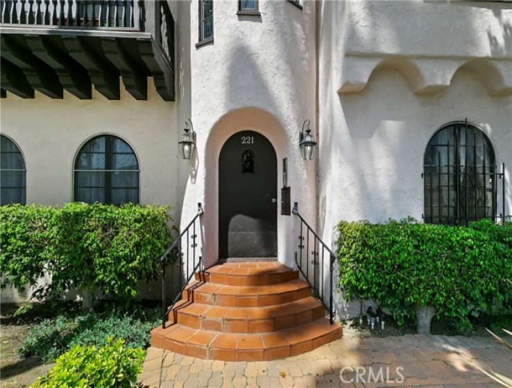  Income Home for Sale in Beverly Hills, California