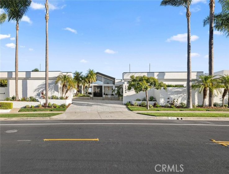 4 Bed Home for Sale in Newport Beach, California