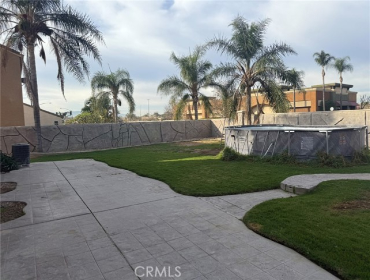 4 Bed Home to Rent in Jurupa Valley, California