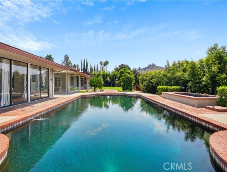 5 Bed Home for Sale in Calabasas, California