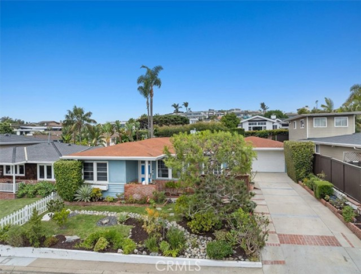 2 Bed Home for Sale in Corona del Mar, California