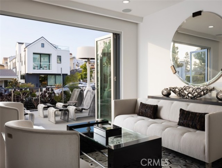 3 Bed Home for Sale in Corona del Mar, California