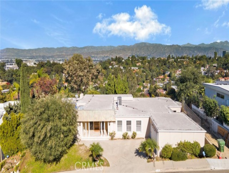 4 Bed Home for Sale in Studio City, California