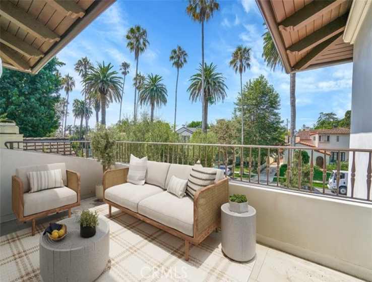 4 Bed Home for Sale in Santa Monica, California