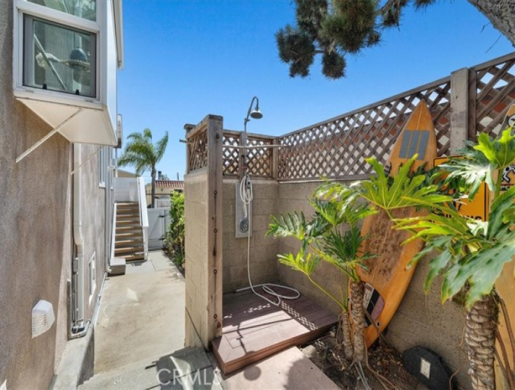 4 Bed Home to Rent in Hermosa Beach, California