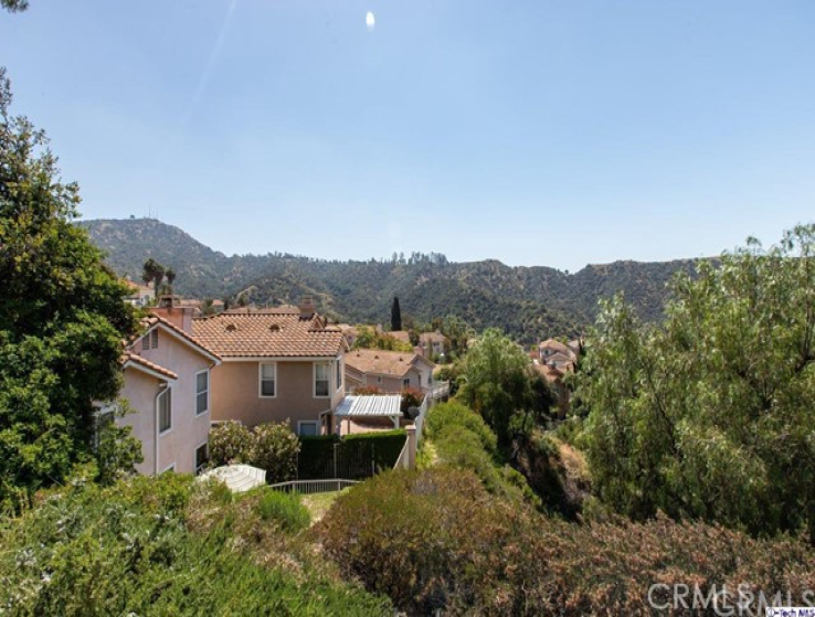 4 Bed Home to Rent in Glendale, California