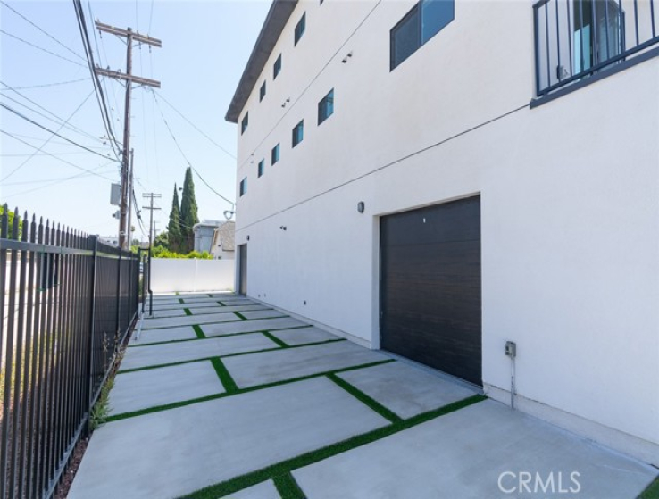 20 Bed Home for Sale in Los Angeles, California