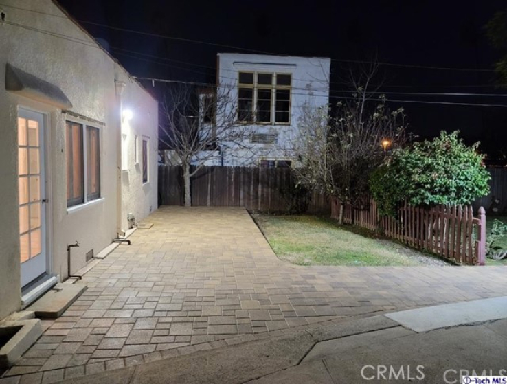 2 Bed Home to Rent in Glendale, California