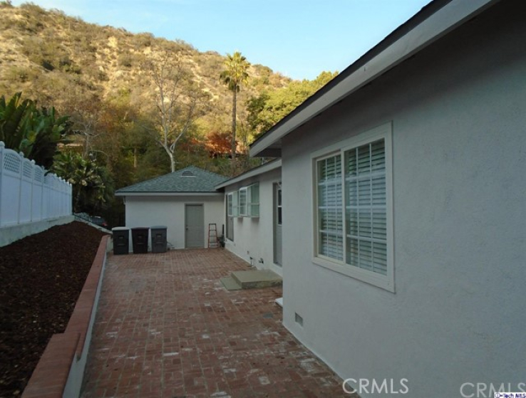 3 Bed Home to Rent in Glendale, California