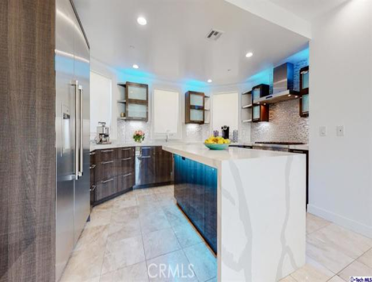 4 Bed Home for Sale in Los Angeles, California