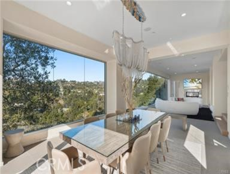 6 Bed Home to Rent in Beverly Hills, California