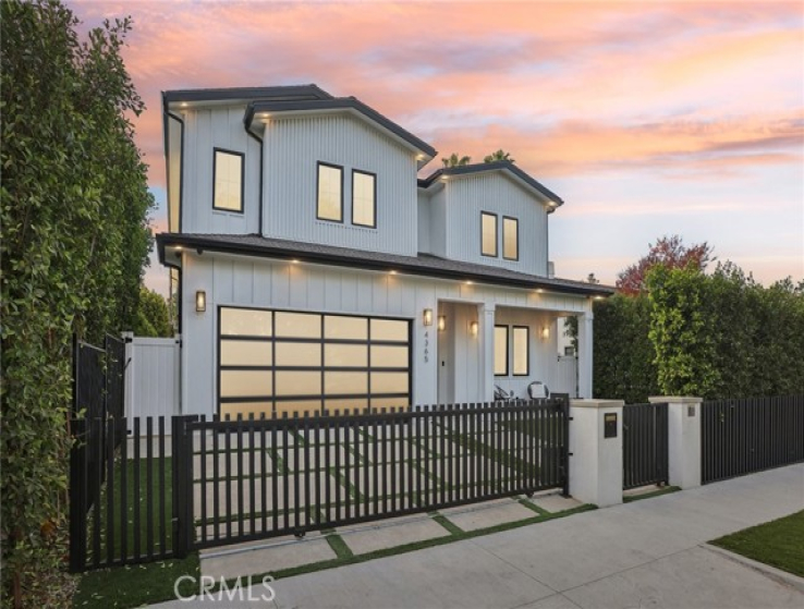 5 Bed Home for Sale in Studio City, California