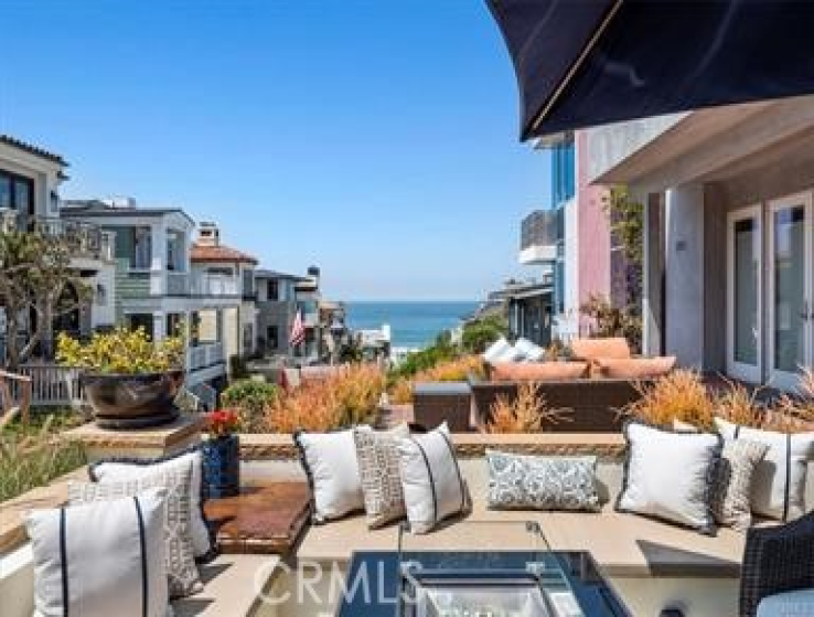 4 Bed Home to Rent in Manhattan Beach, California