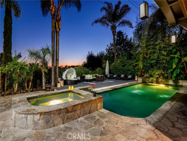 6 Bed Home to Rent in Los Angeles, California