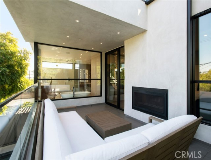 5 Bed Home for Sale in Los Angeles, California