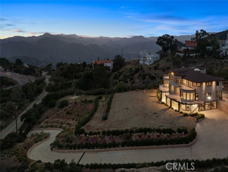 4 Bed Home for Sale in Malibu, California