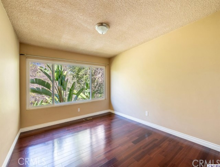 3 Bed Home to Rent in Glendale, California