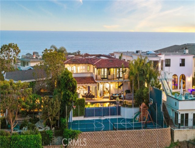 7 Bed Home for Sale in Corona del Mar, California