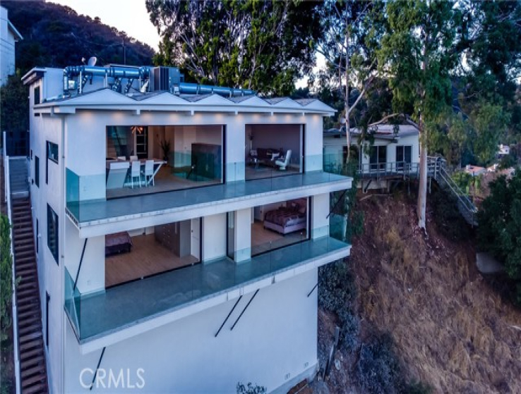 5 Bed Home to Rent in Hollywood Hills, California