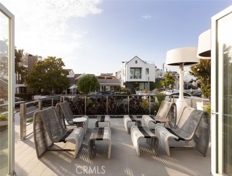 3 Bed Home for Sale in Corona del Mar, California