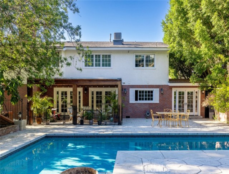 5 Bed Home for Sale in Studio City, California