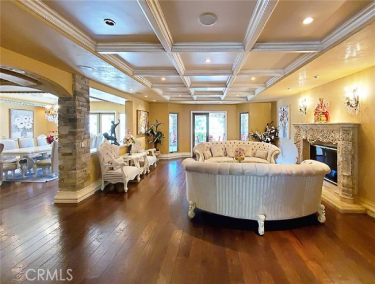 7 Bed Home for Sale in Studio City, California