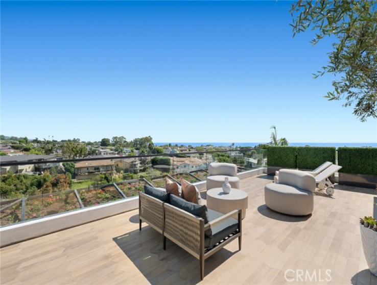 4 Bed Home for Sale in Corona del Mar, California