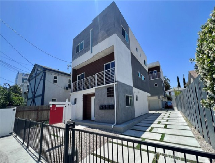 3 Bed Home to Rent in North Hollywood, California