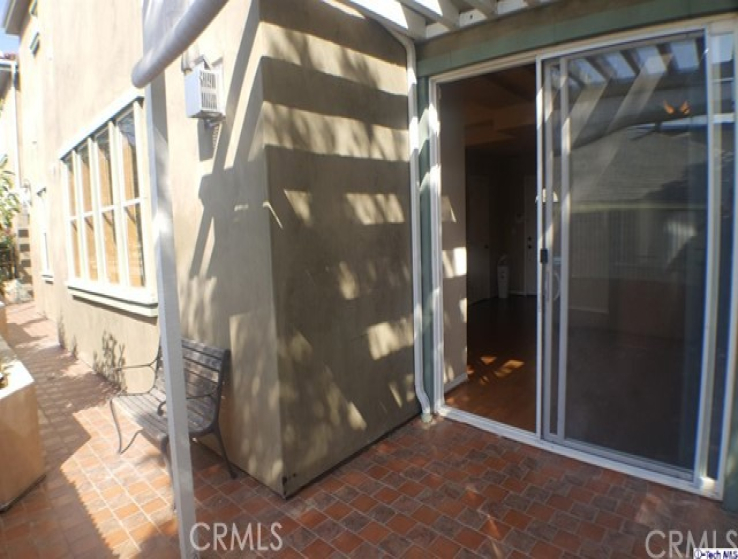 3 Bed Home to Rent in Glendale, California