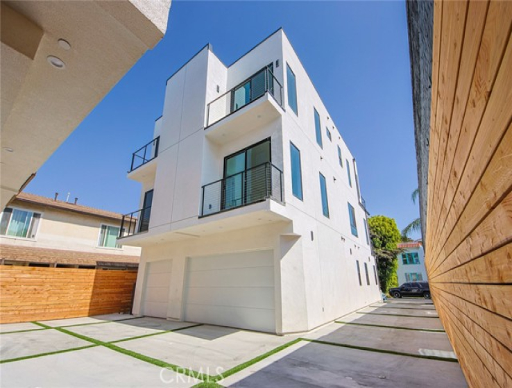  Income Home for Sale in Los Angeles, California