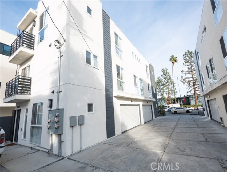  Income Home for Sale in Los Angeles, California