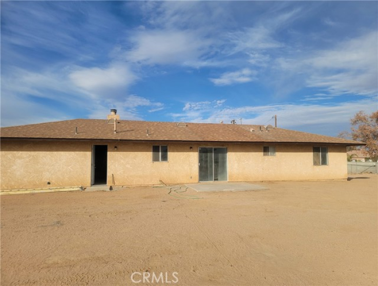 3 Bed Home to Rent in Hesperia, California