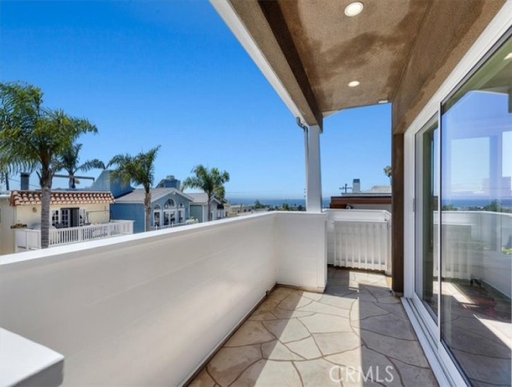 4 Bed Home to Rent in Hermosa Beach, California