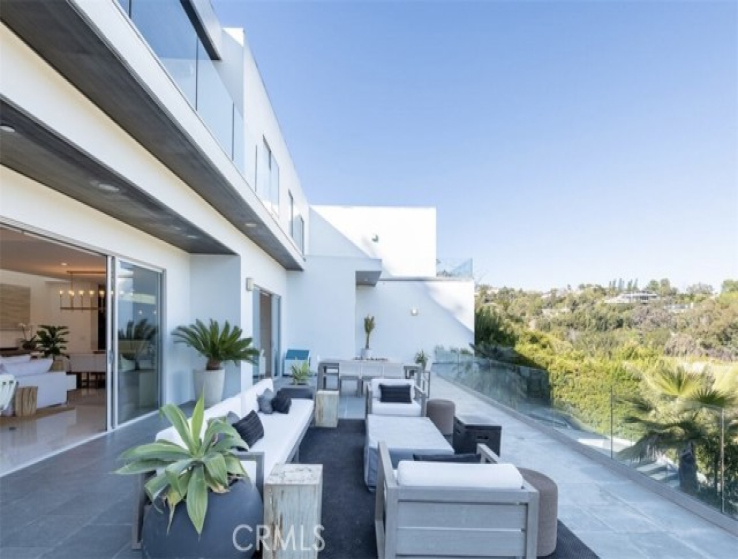 7 Bed Home for Sale in Los Angeles, California